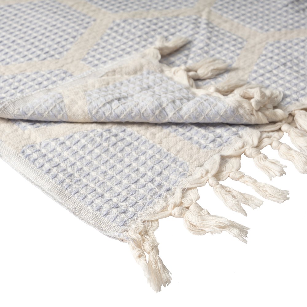 Avery Geometric/Honeycomb All-Natural Turkish Cotton Throw Blanket, Lilac. Picture 3
