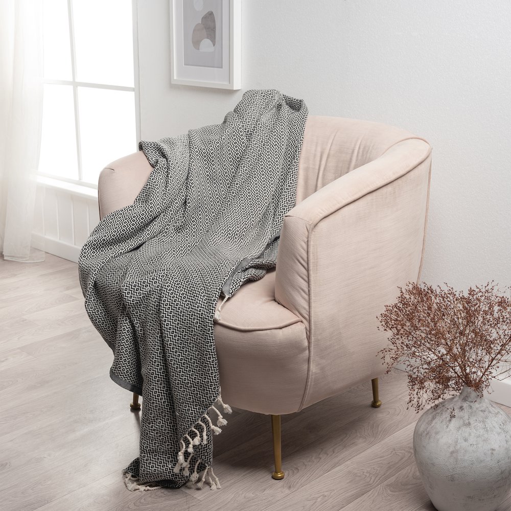 Black/White Diamond Turkish All-Natural Cotton Throw Blanket. Picture 2