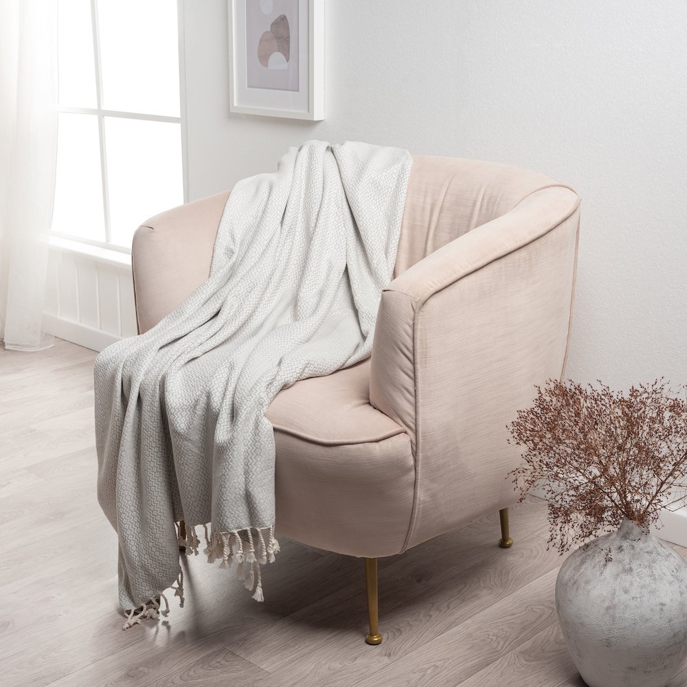 Grey/White Diamond Turkish All-Natural Cotton Throw Blanket. Picture 2