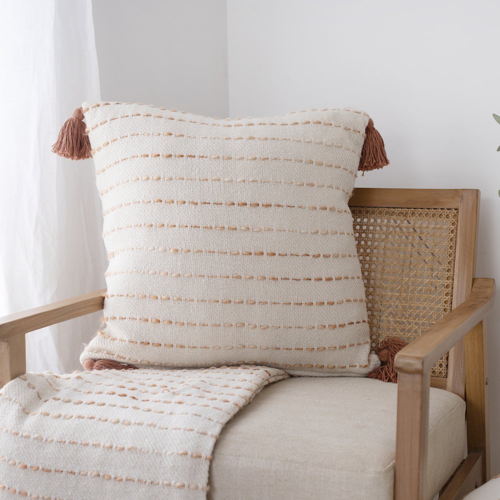 White/ Abobe Striped Ombre Farmhouse Flatweave Throw Blanket. Picture 8