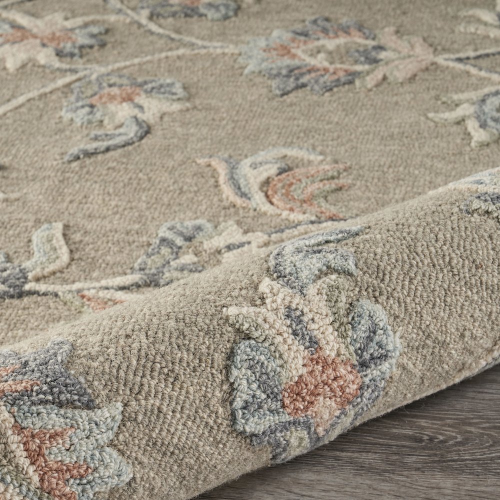 Mirroring Floral Bloom Area Rug 4'10" Round. Picture 4