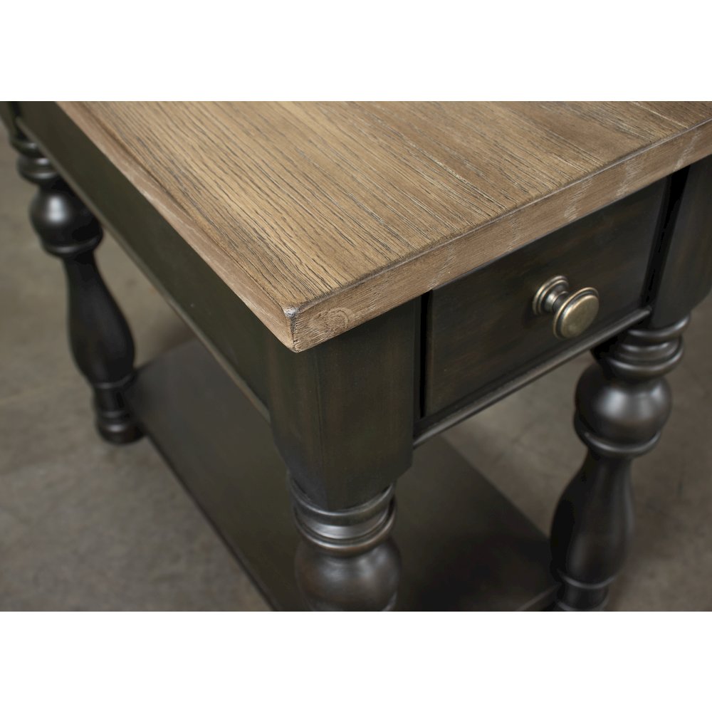 Chairside Table. Picture 7