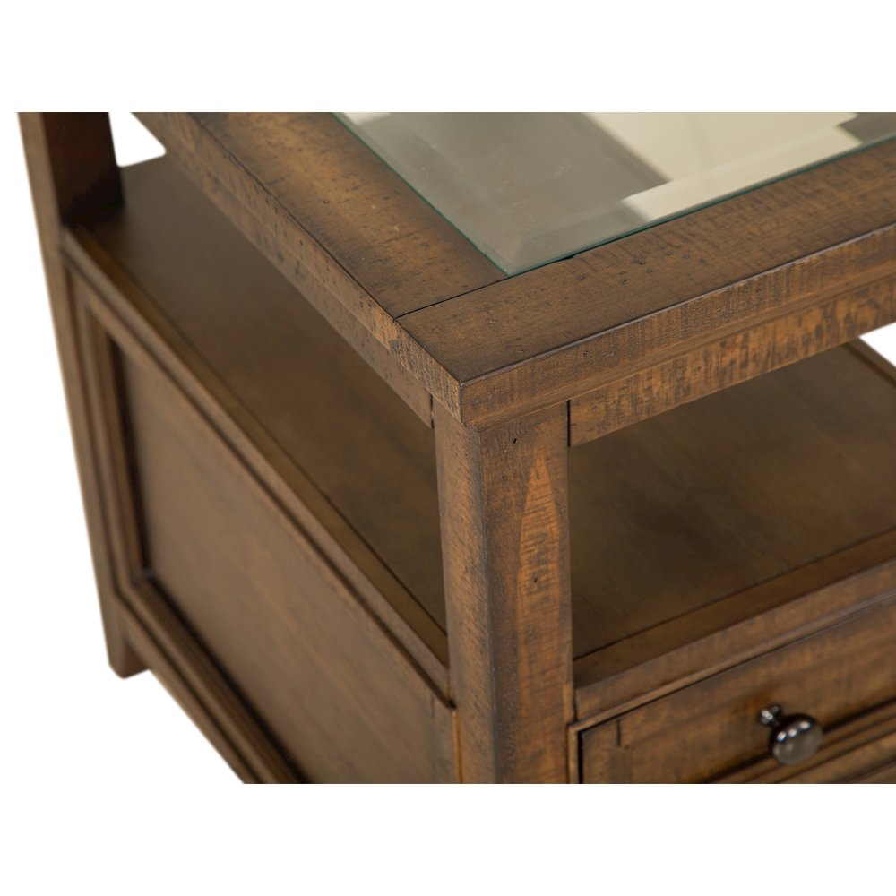 Bay Creek Toasted Nutmeg Chairside End Table. Picture 6