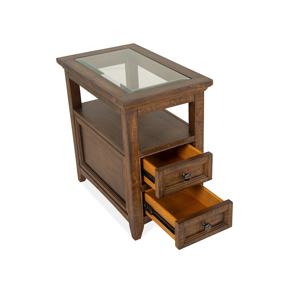 Bay Creek Toasted Nutmeg Chairside End Table. Picture 5