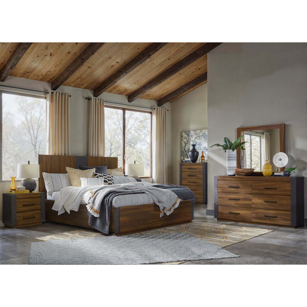 Jensen Tavern Brown King Panel Bed. Picture 7