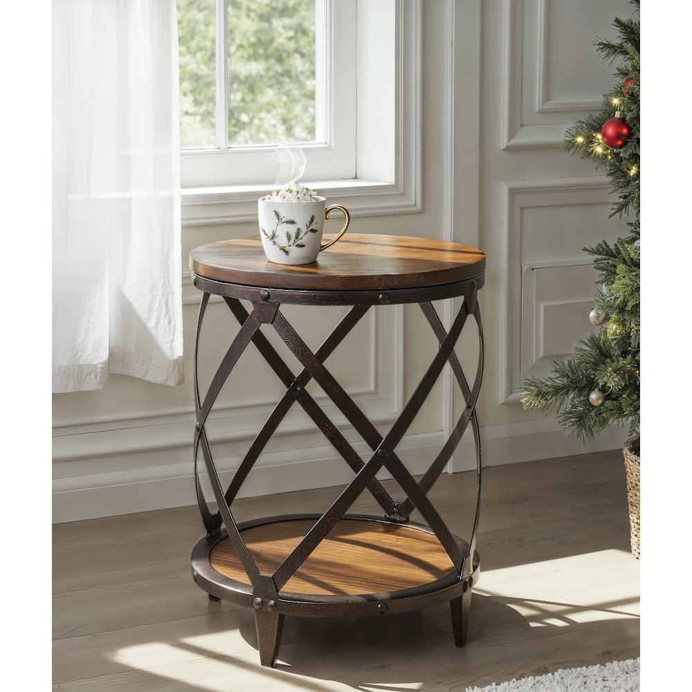 Pinebrook Distressed Natural Pine Round Accent Table. Picture 4