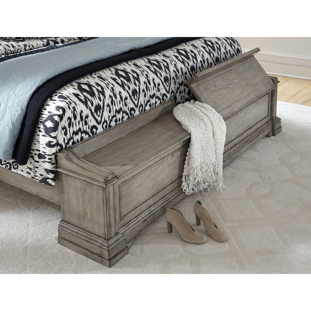 Pulaski Madison Ridge Heritage Taupe Queen Panel Bed. Picture 6
