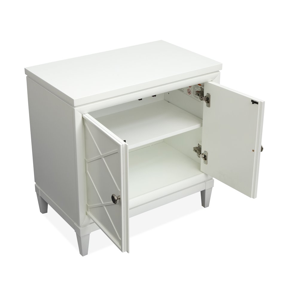 Springhouse Whisper White Door Nightstand. Picture 5
