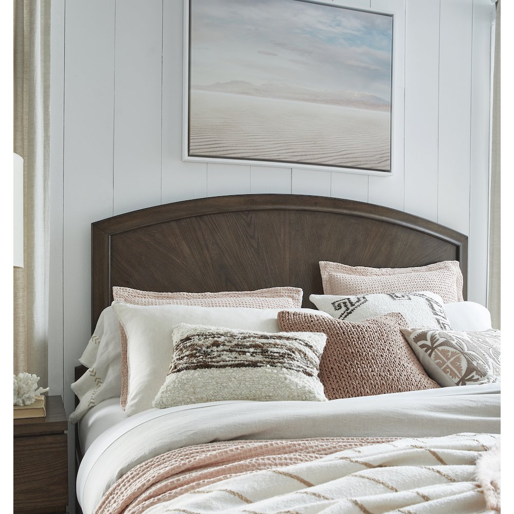 Sugar Mill Spiced Rum Queen Panel Bed. Picture 4