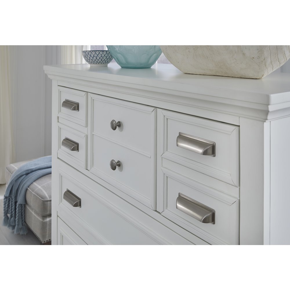 Charleston White Dove White Drawer Dresser. Picture 2
