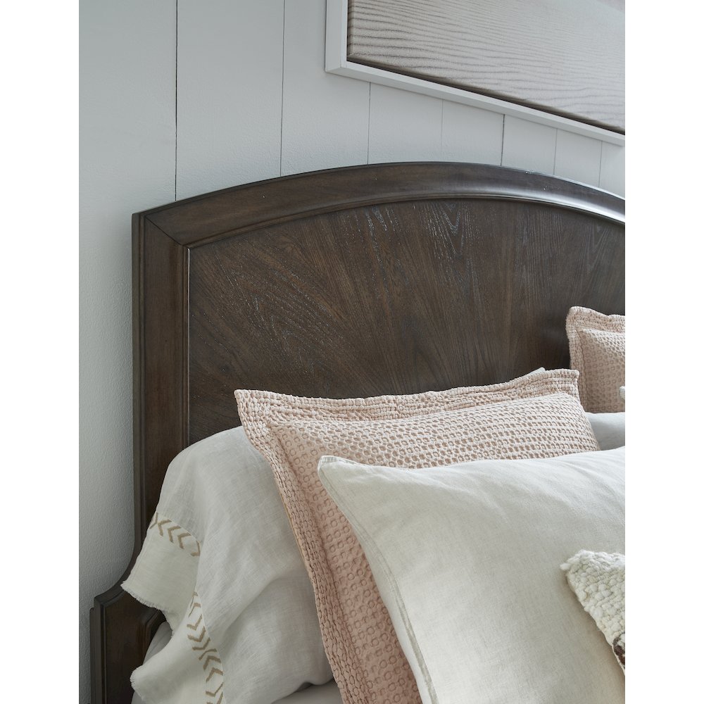 Sugar Mill Spiced Rum Queen Panel Bed. Picture 5