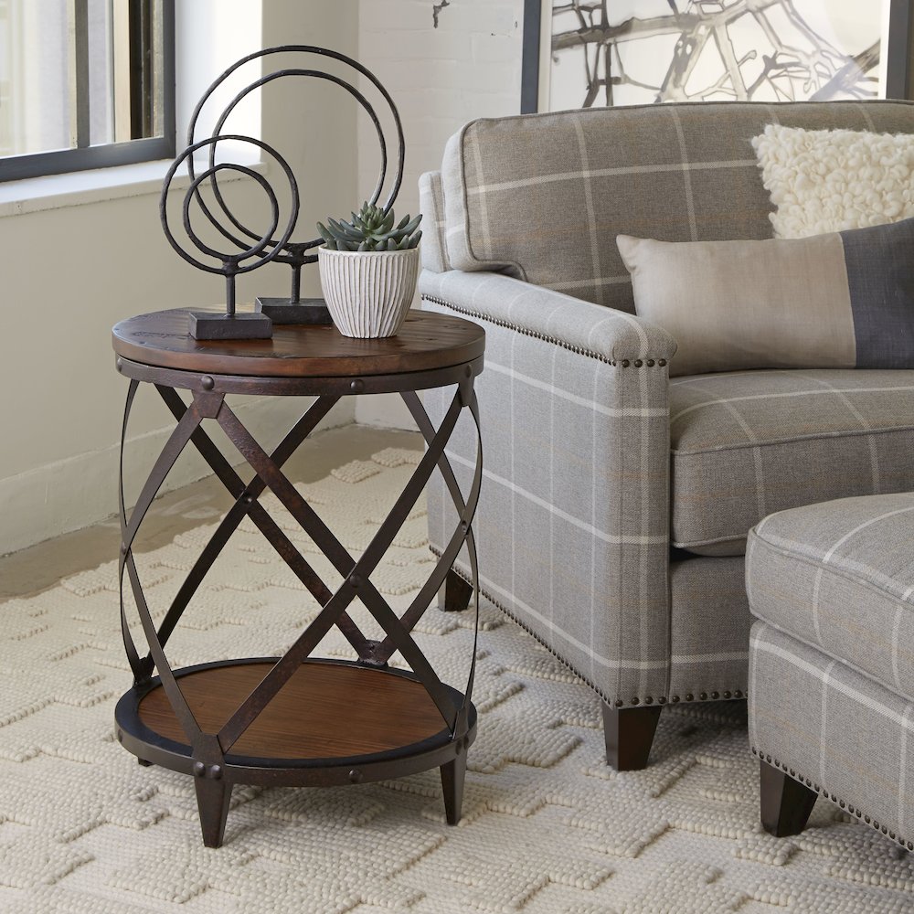 Pinebrook Distressed Natural Pine Round Accent Table. Picture 2