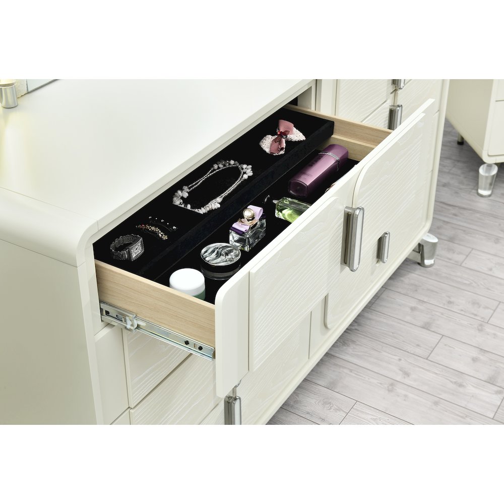 Lyra Beige Dresser. Picture 3