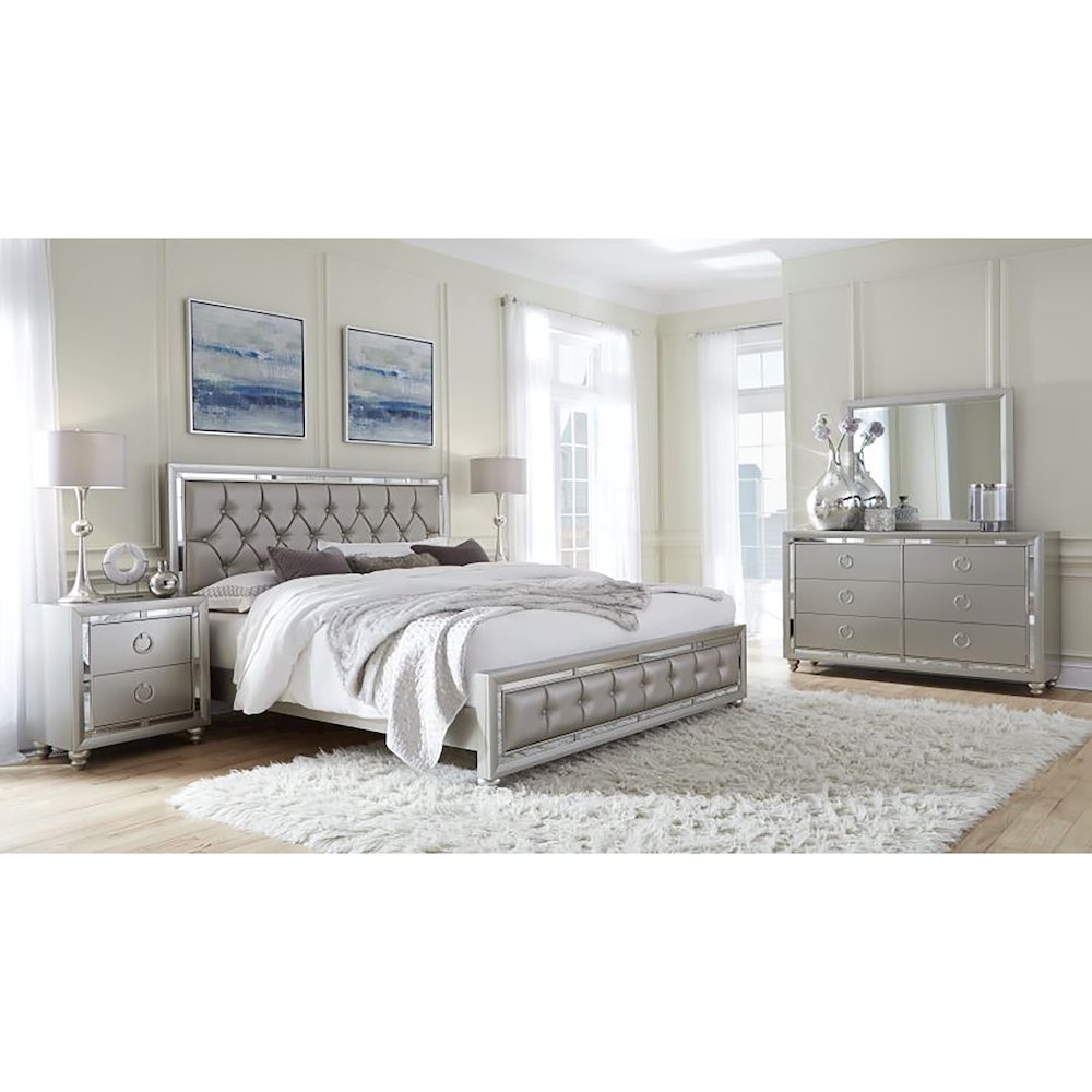 Transitional Glam Riley Silver Queen Bed, Silver. Picture 4