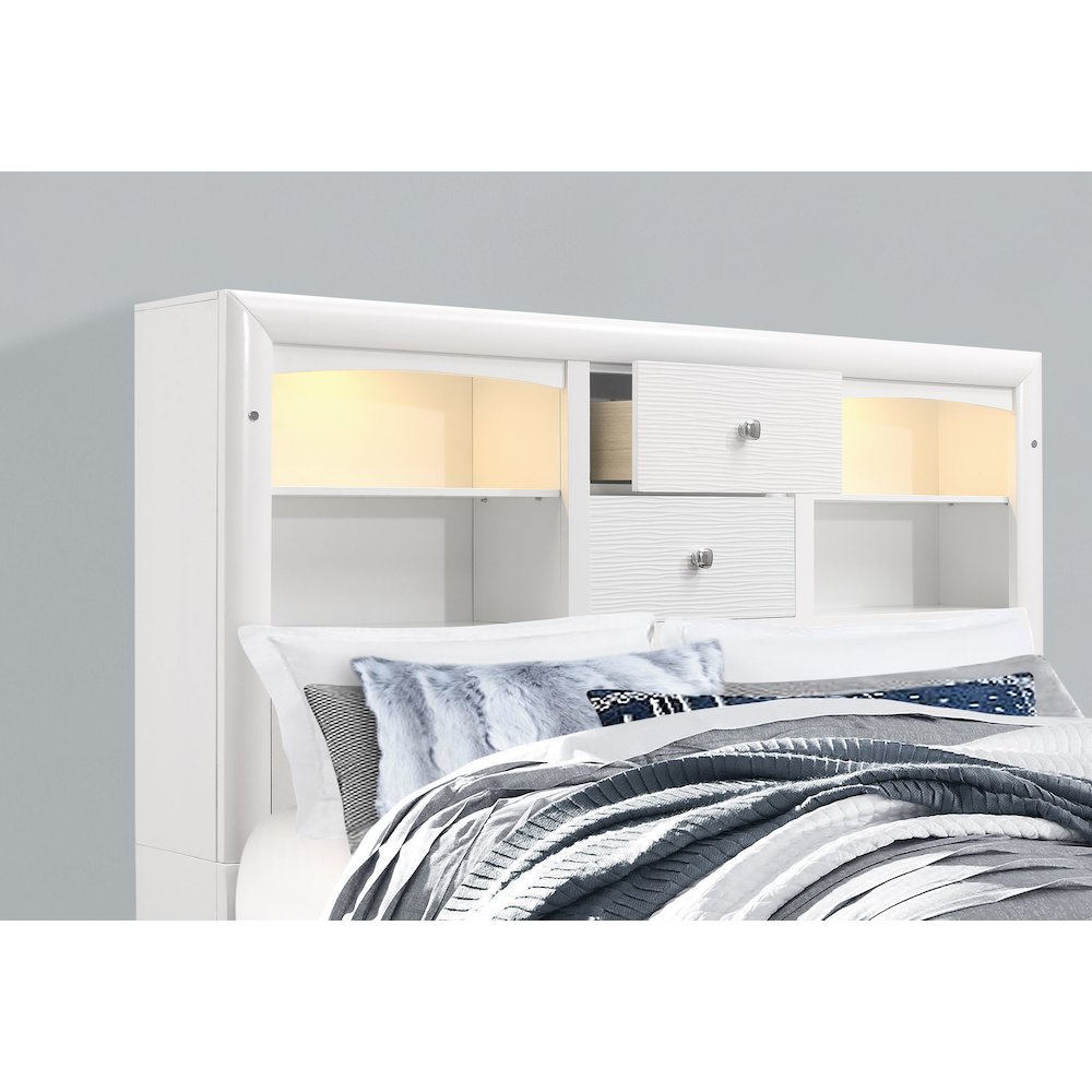 Transitional Glam Jordyn White King Bed, White. Picture 3