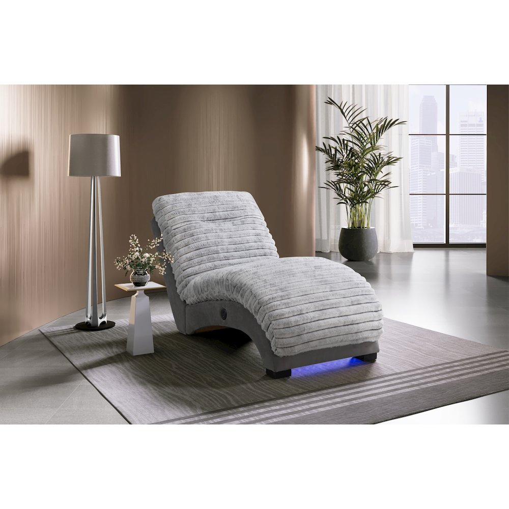 Dominic Nickel/Grey 36 Chaise With Usb. Picture 1