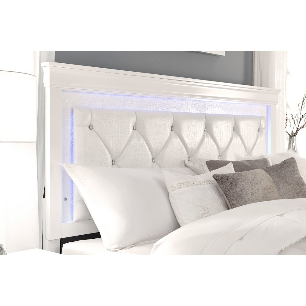 Traditional Glam Pompei Metalliic White King Bed With Led, White. Picture 3