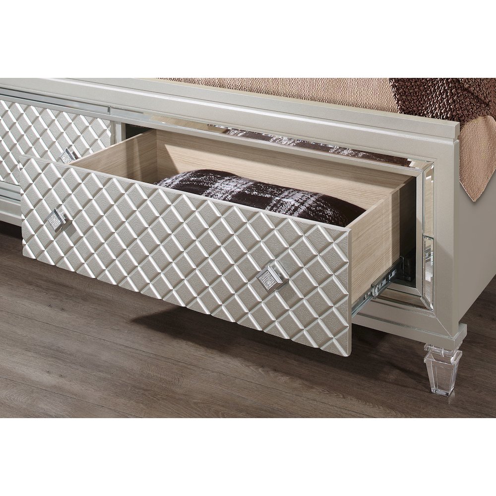 Traditional Glam Paris Champagne Queen Bed With Led, Champagne. Picture 4