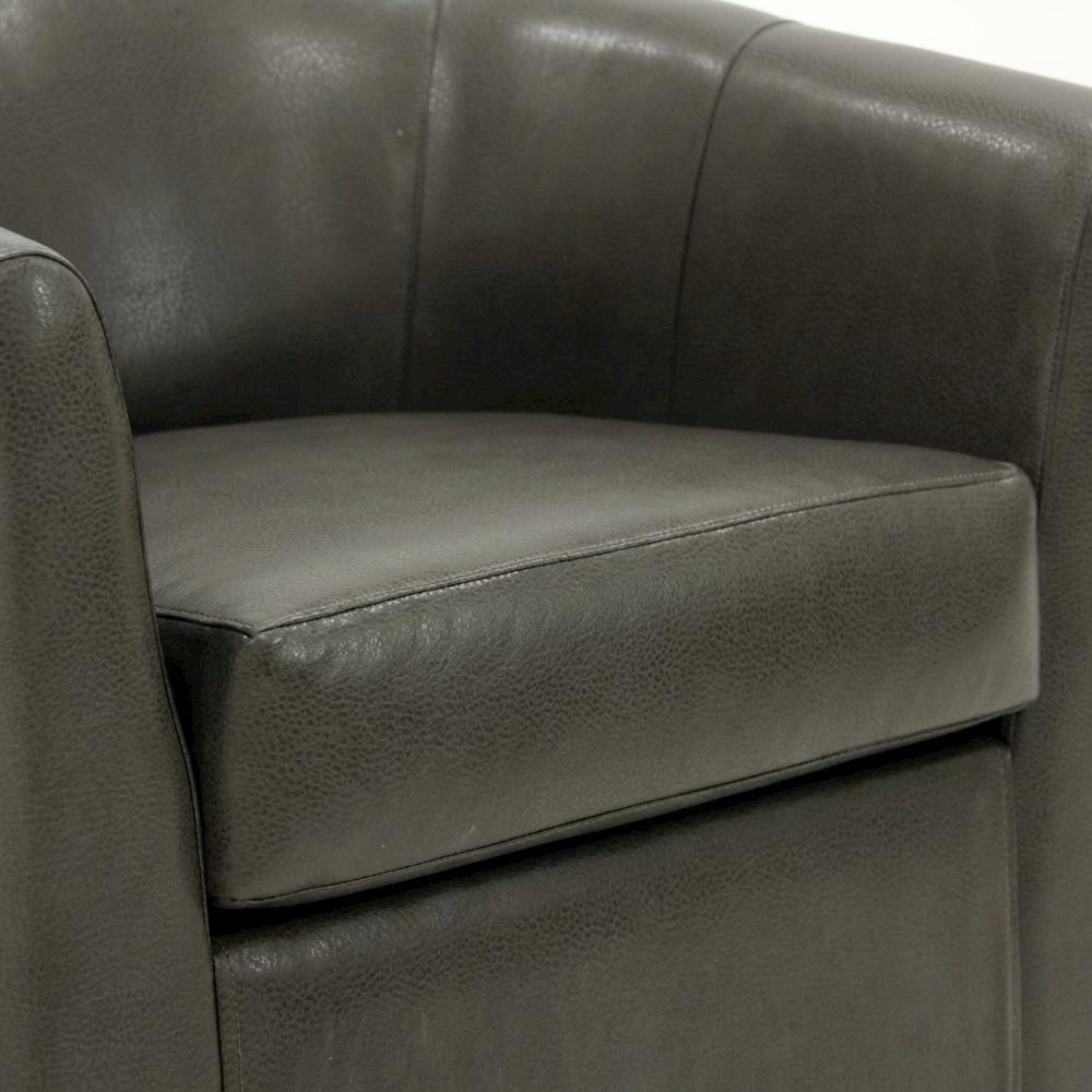 Windsor Swivel Club Chair. Picture 3