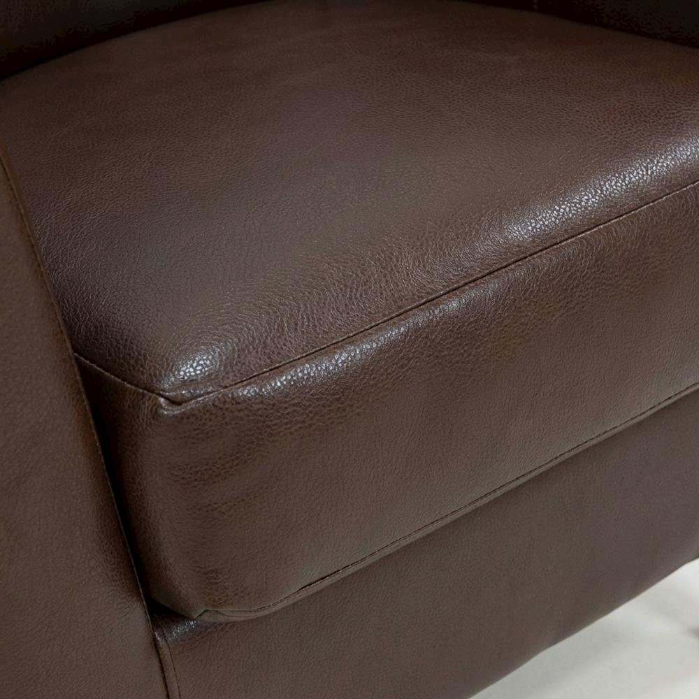 Windsor Club Chair. Picture 3