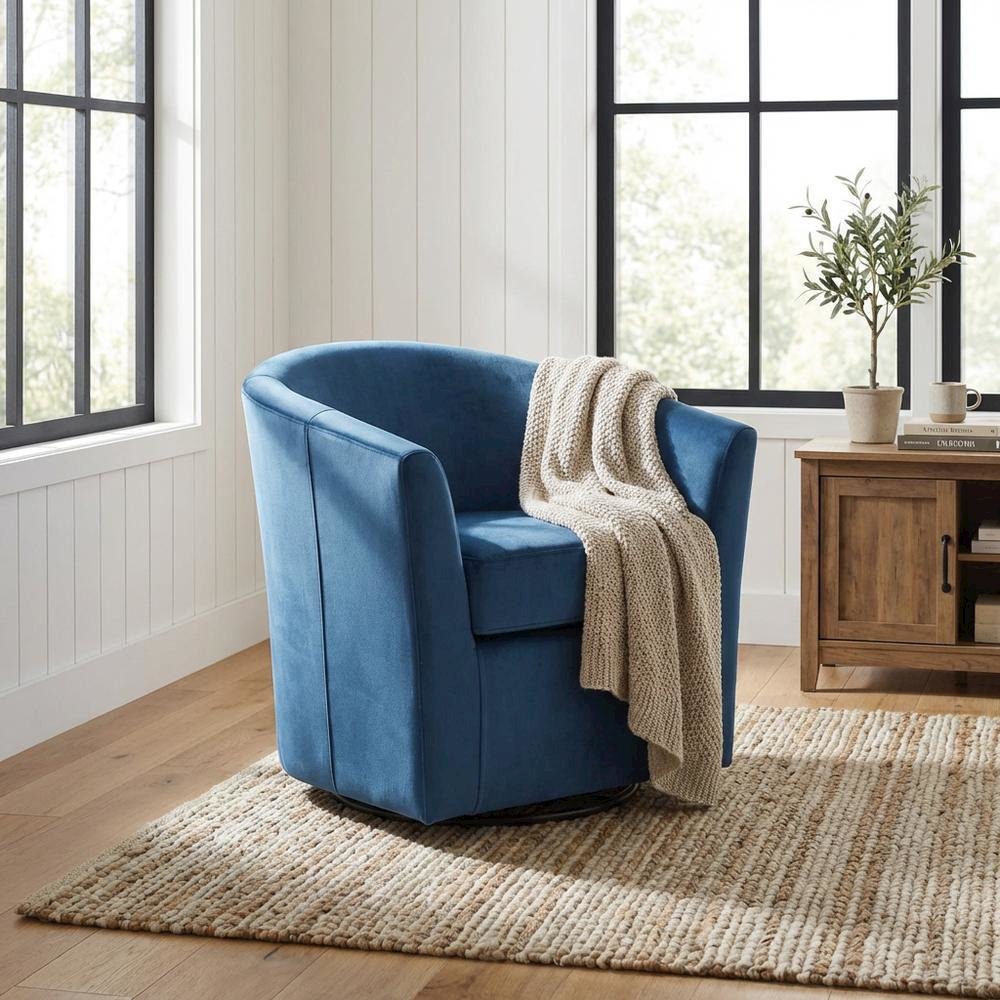 Windsor Swivel Club Chair. Picture 2