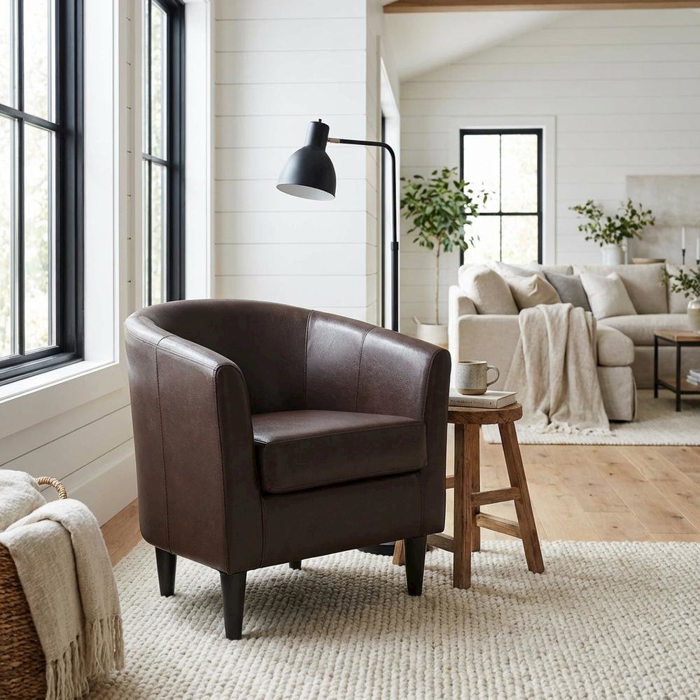 Windsor Club Chair. Picture 2
