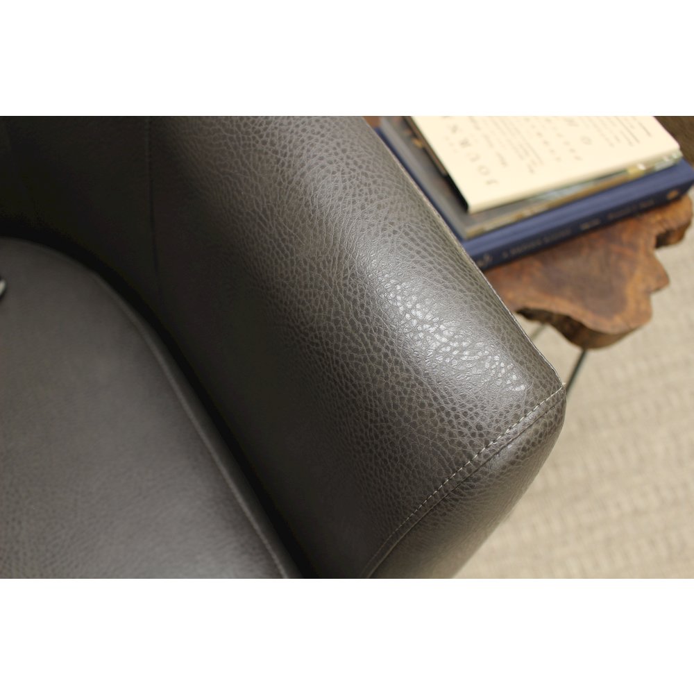 Windsor Club Chair. Picture 5