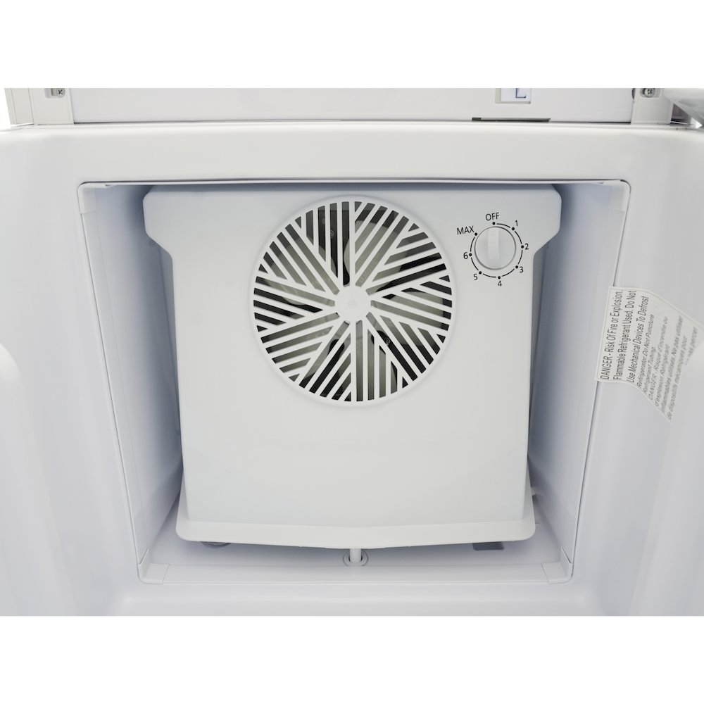 22 in. One-Door Commercial Merchandiser Refrigerator in White, 9 Cu. Ft.. Picture 10