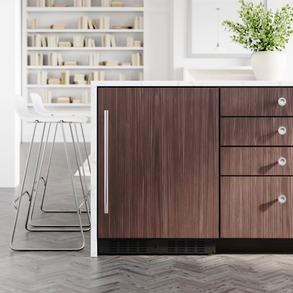 24 in. Panel Ready Compact Refrigerator, 5 cu. ft. in Black. Picture 6