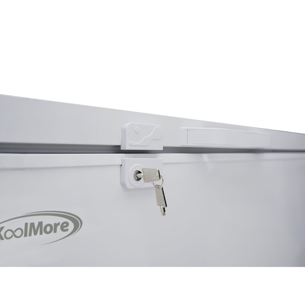 79 in. Commercial Chest Freezer, 30 Cu. Ft. in White, ETL Listed. Picture 10