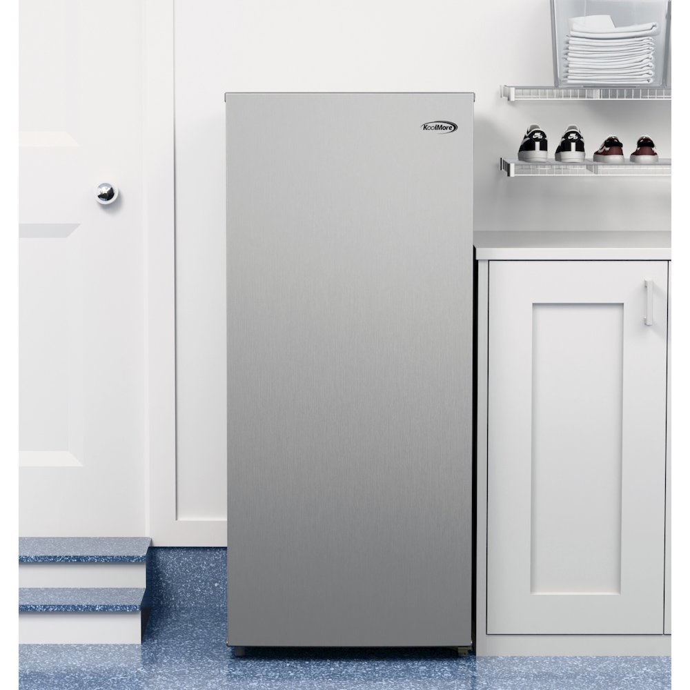 7 Cu. Ft. Garage Ready Convertible Upright Manual Defrost Freezer/Refrigerator. Picture 4