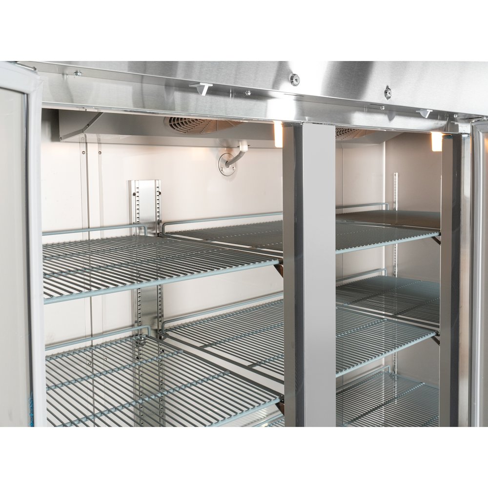 82 in. Three-Door Reach-In Freezer 72 cu ft.. Picture 9