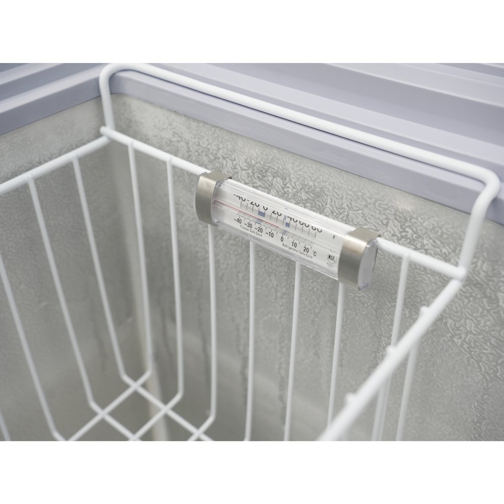 76 in. Commercial Chest Freezer 20 cu ft.. Picture 8