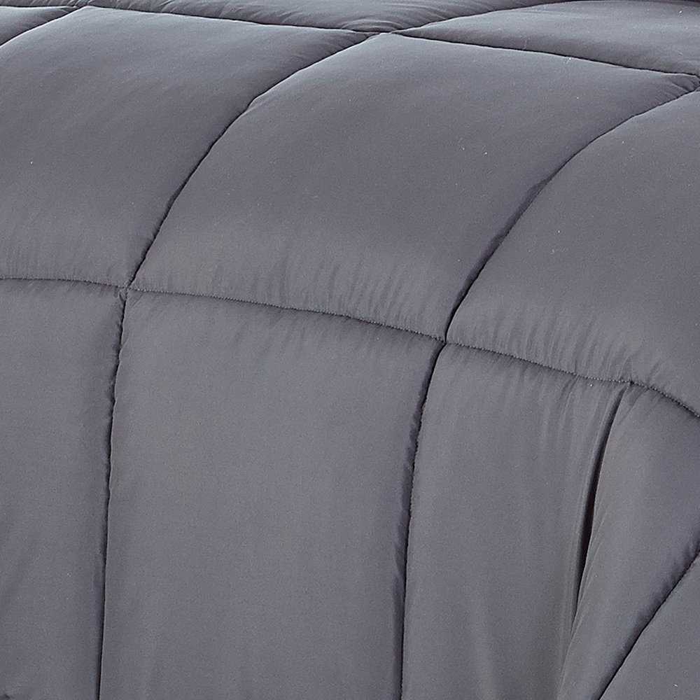 Polyester Medium Comforter Duvet Insert California King/Eastern King. Picture 7