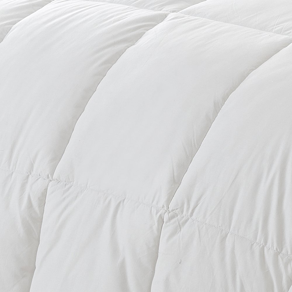 Luxury Goose Down Medium Warmth Comforter, Twin (68" x 88"). Picture 2