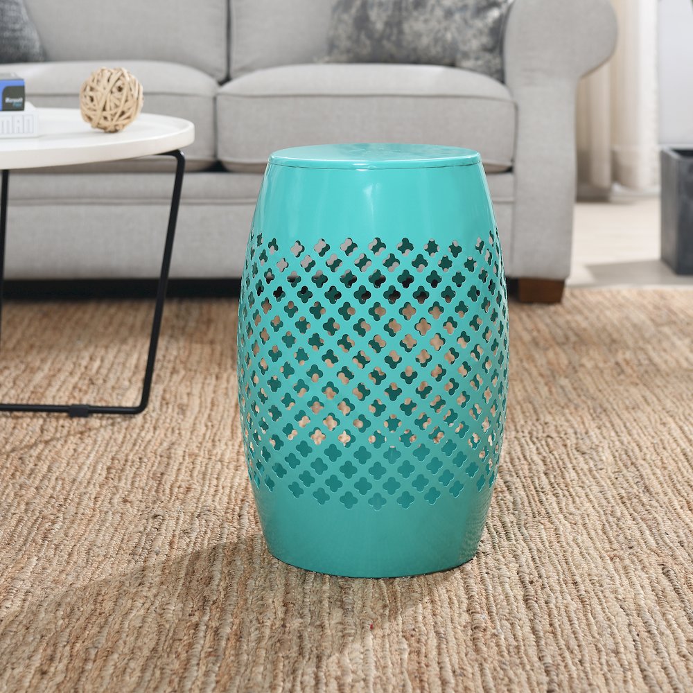 Outdoor Lace Cut Side Table, Green. Picture 3