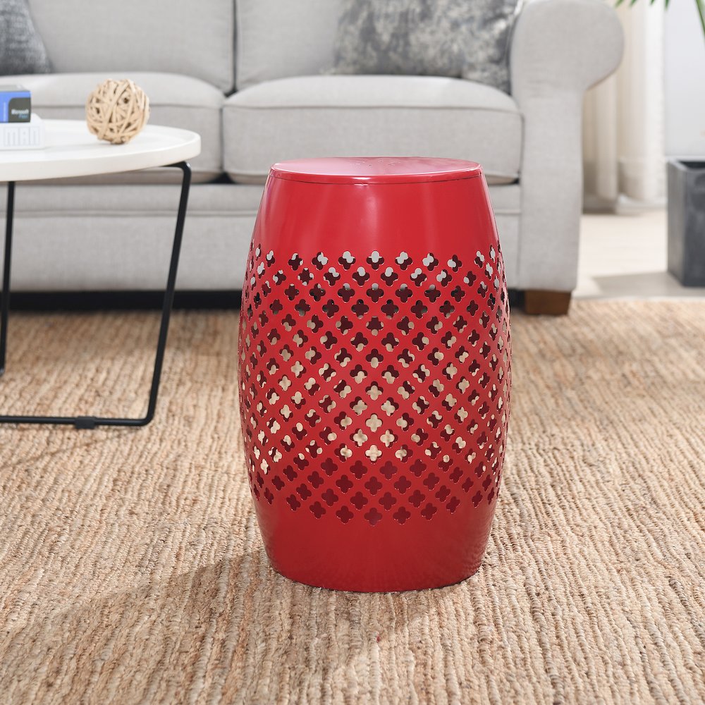 Outdoor Lace Cut Side Table, Red. Picture 2