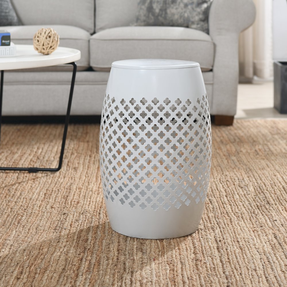 Outdoor Lace Cut Side Table, White. Picture 2