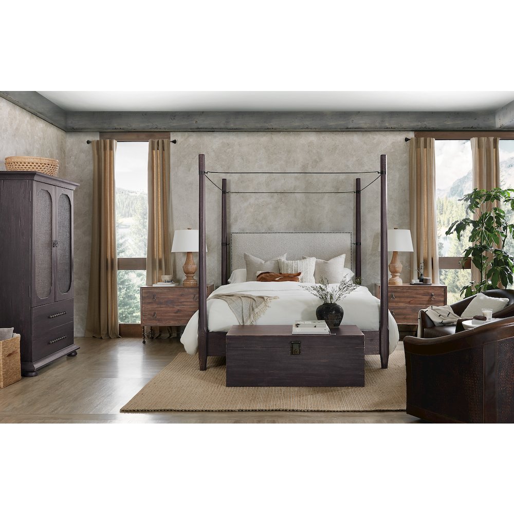 Hooker Furniture Big Sky Veneers Wood Small Wardrobe in Black. Picture 8