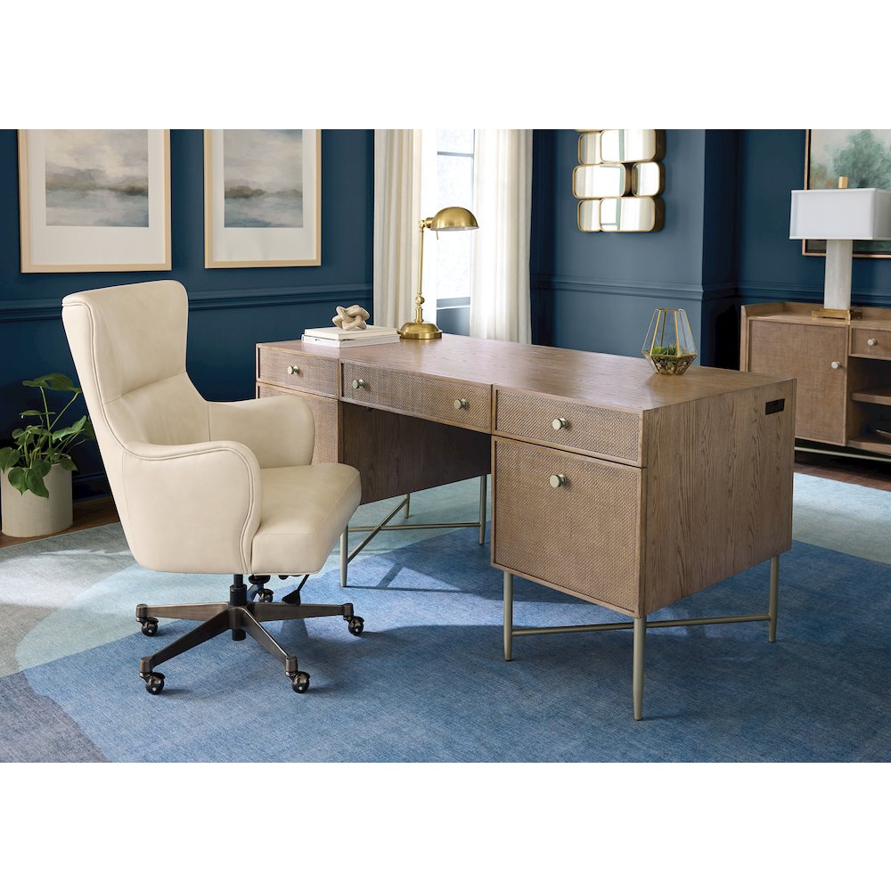Sonnet Executive Desk in Medium Brown Wood by Hooker Furnishings. Picture 10