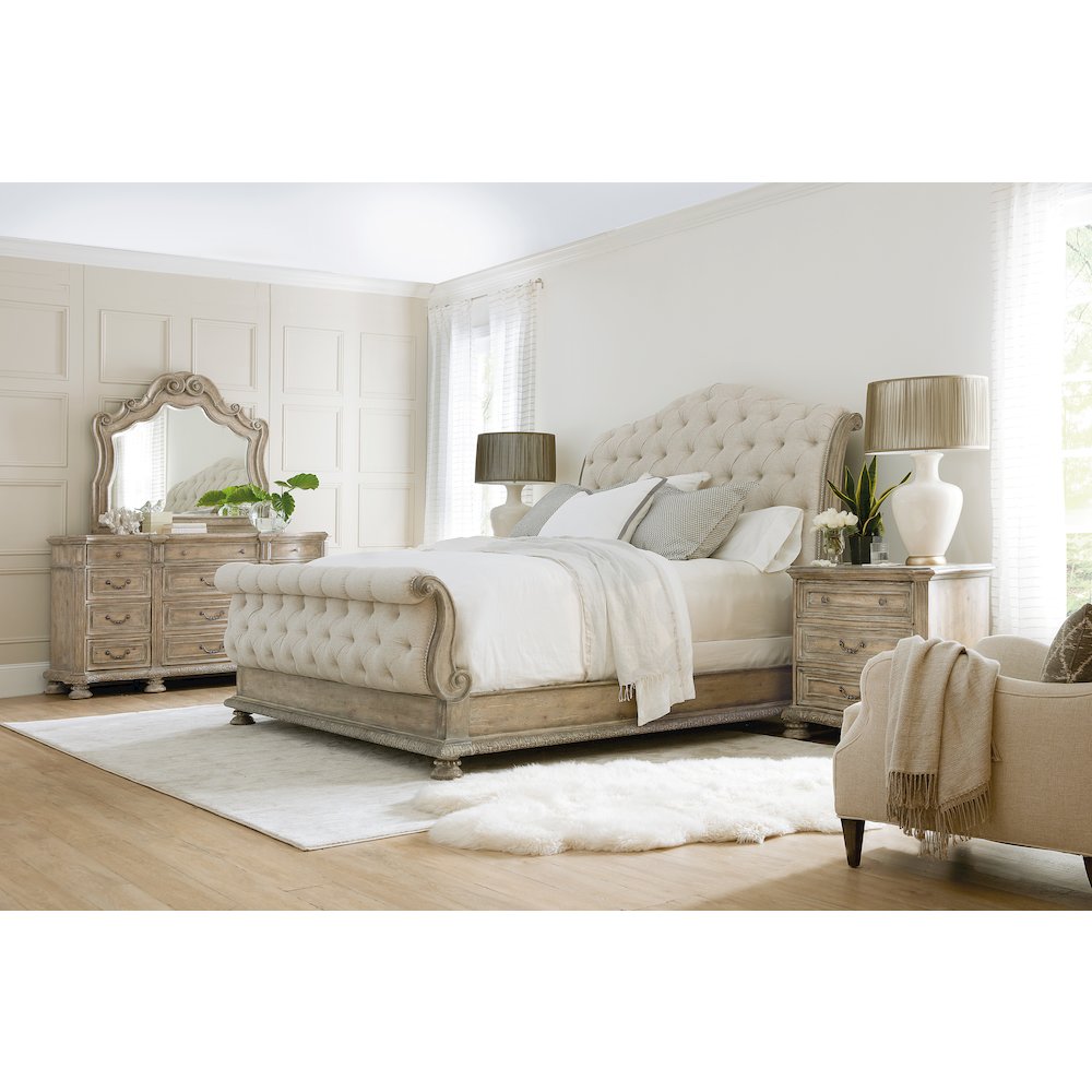 Hooker Furniture Bedroom Castella King Tufted Bed. Picture 5