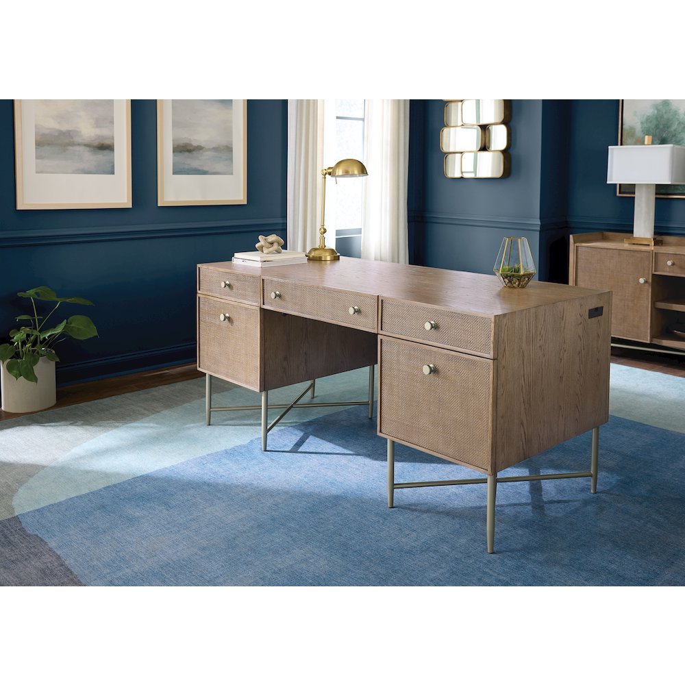 Sonnet Executive Desk in Medium Brown Wood by Hooker Furnishings. Picture 9