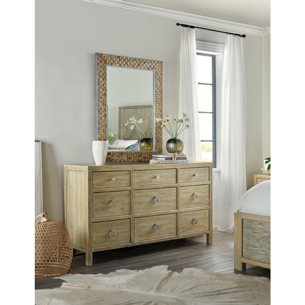 Hooker Furniture Bedroom Surfrider Nine-Drawer Dresser. Picture 3