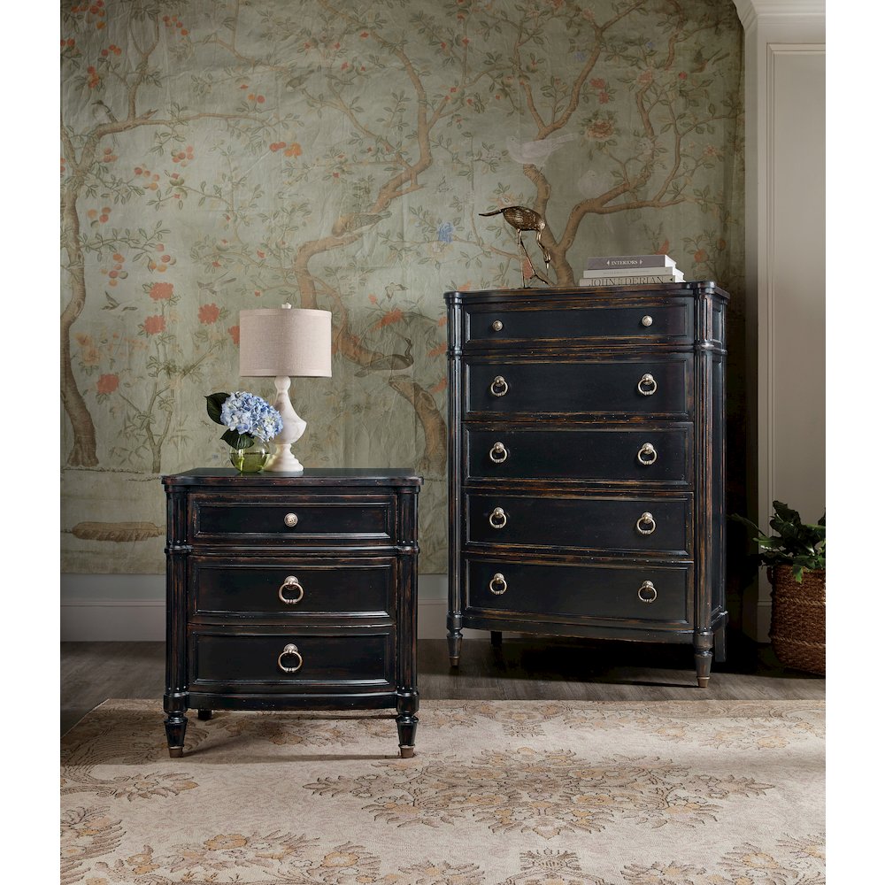 Hooker Furniture Charleston 5-Drawer Wood Chest in Black Cherry. Picture 4