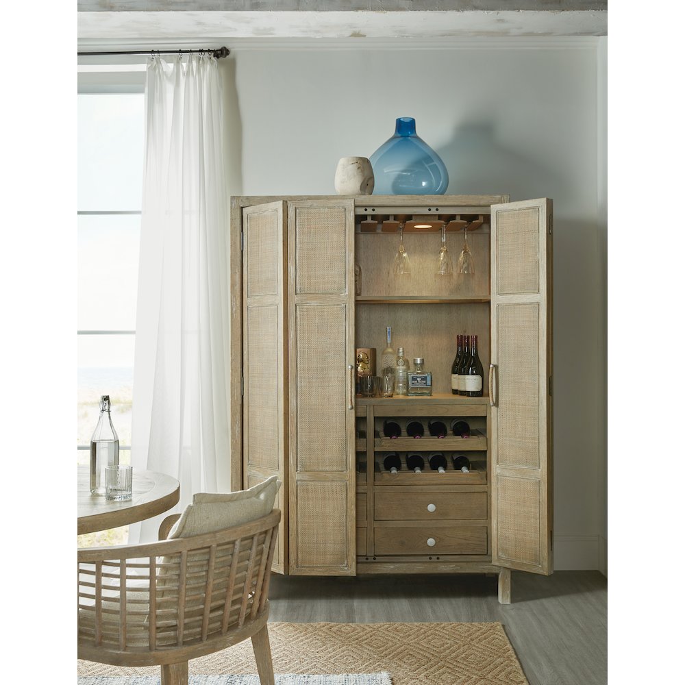 Hooker Furniture Bar and Game Room Surfrider Bar Cabinet. Picture 10