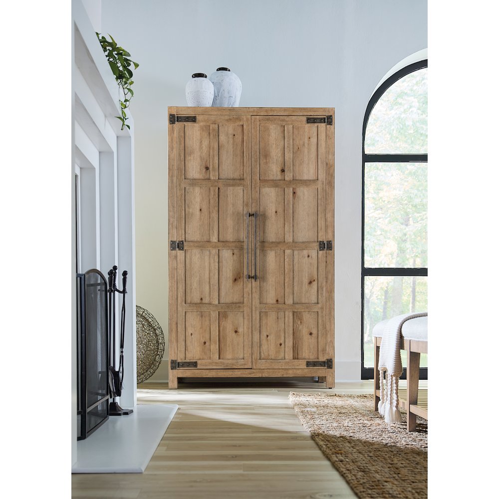 Vineyard Row Wardrobe in Light Natural Wood by Hooker Furnishings. Picture 5