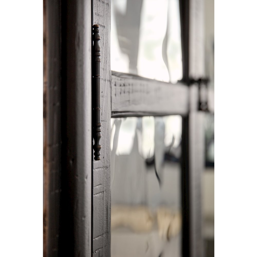 Hooker Furniture Ciao Bella Display Cabinet in Black. Picture 3
