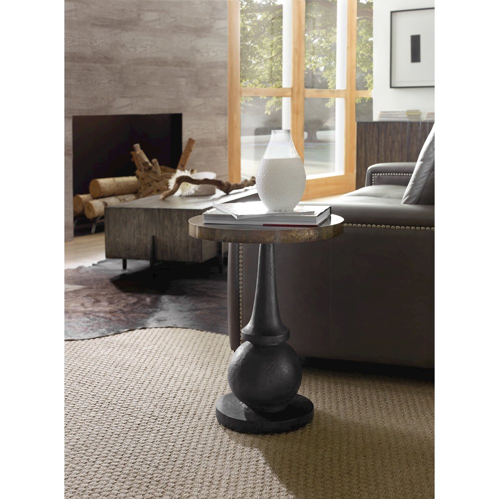 Hooker Furniture Curata Accent End Table in Black and Washed Brass. Picture 3