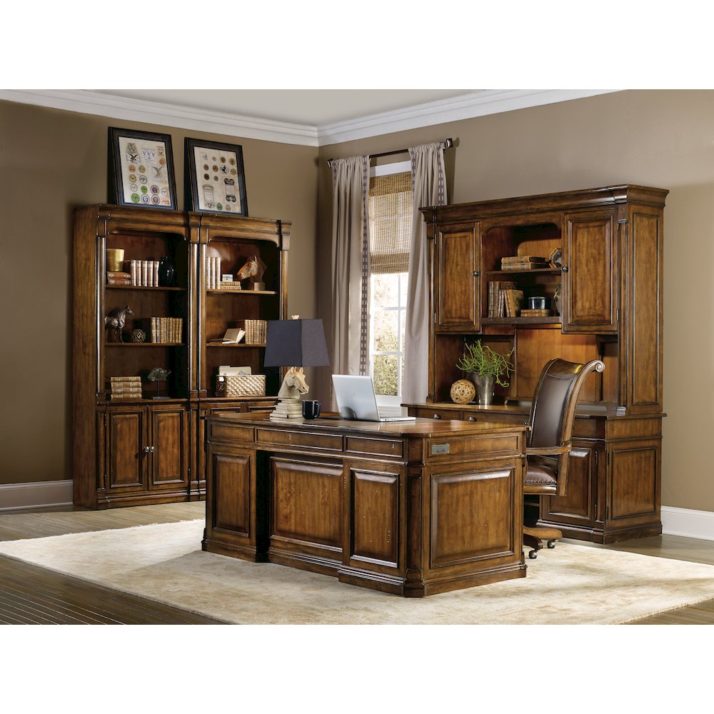 Hooker Furniture Tynecastle 3 Shelf Bunching Bookcase in Medium Wood. Picture 5