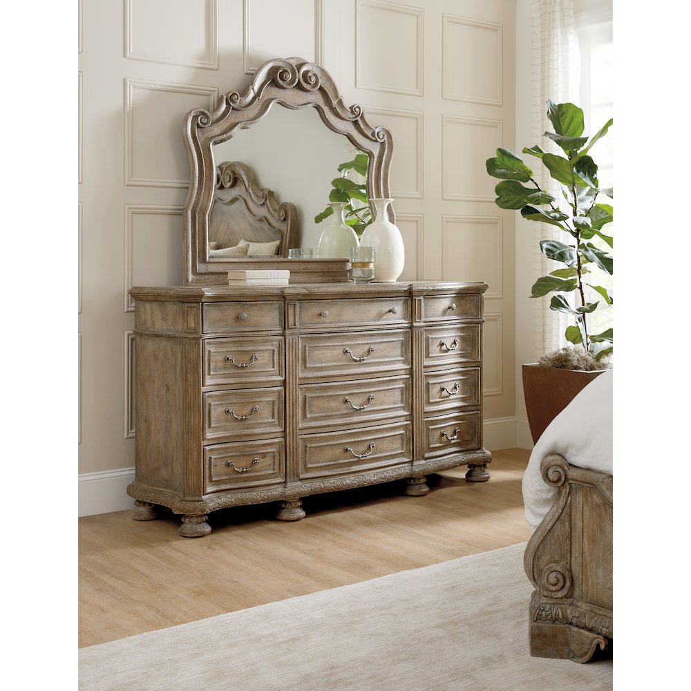 Hooker Furniture Bedroom Castella Twelve Drawer Dresser. Picture 3